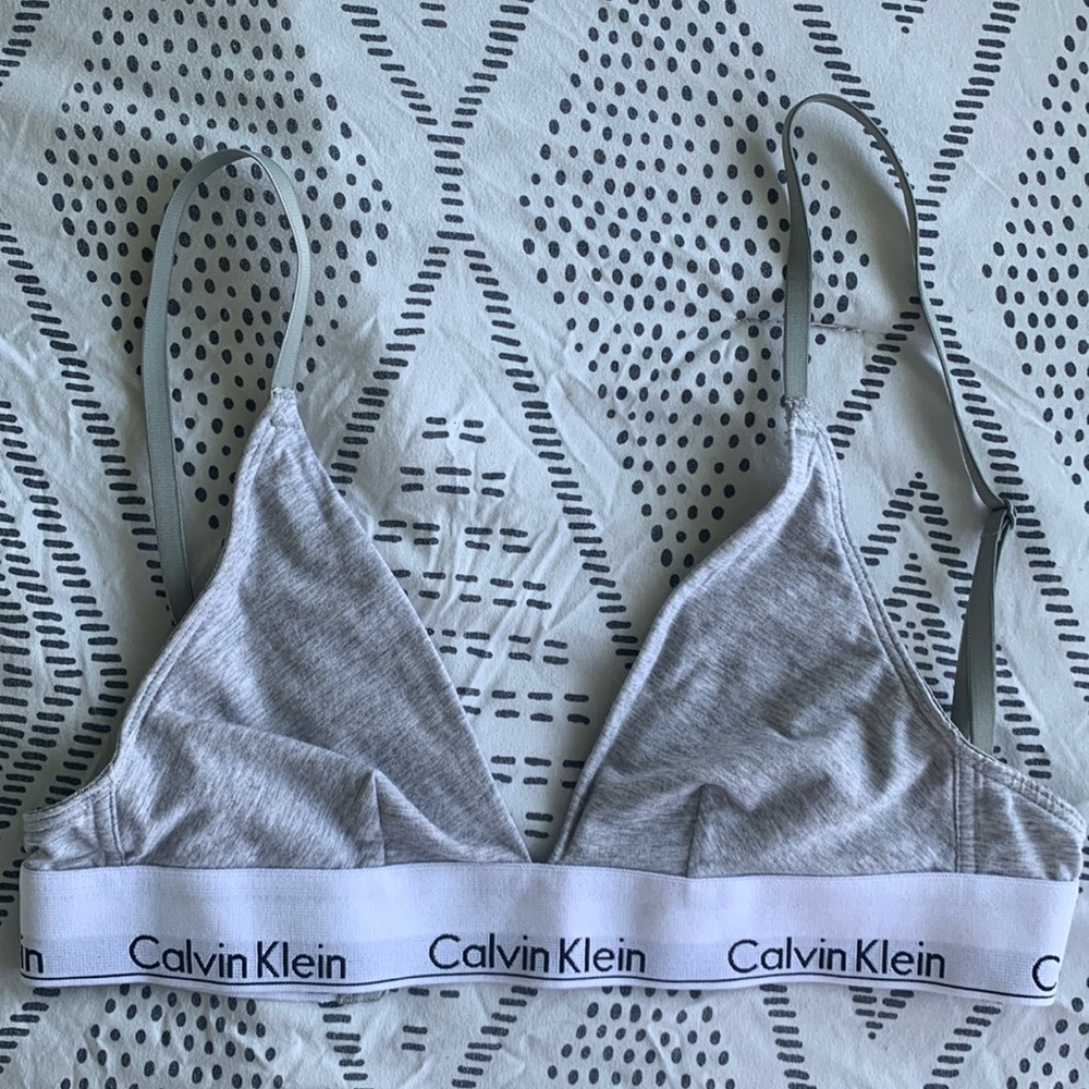 XS Calvin Klein Bralette w/ clasp and adjustable straps